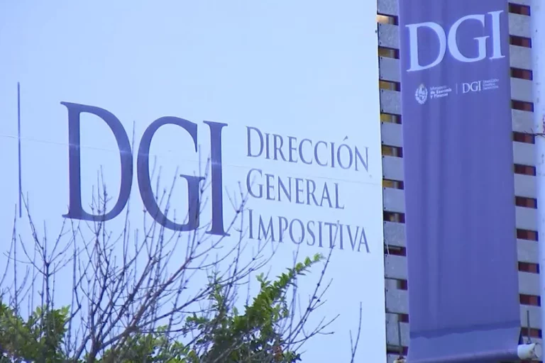 DGI contactará por WhatsApp a contribuyentes que no presentaron declaración de IRPF