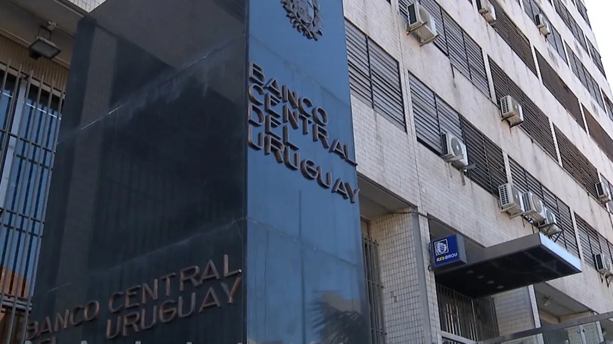 Banco Central de Uruguay mantiene tasa en 5,75% y vigila precios de servicios