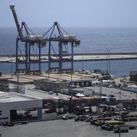 Puerto La Guaira opera al 97 % y Maiquetía mantiene terminales temporales