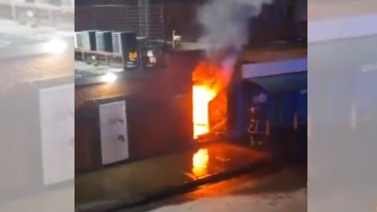 Incendio en transformadores deja sin luz a Trigal Sur y vecinos protestan en Valencia