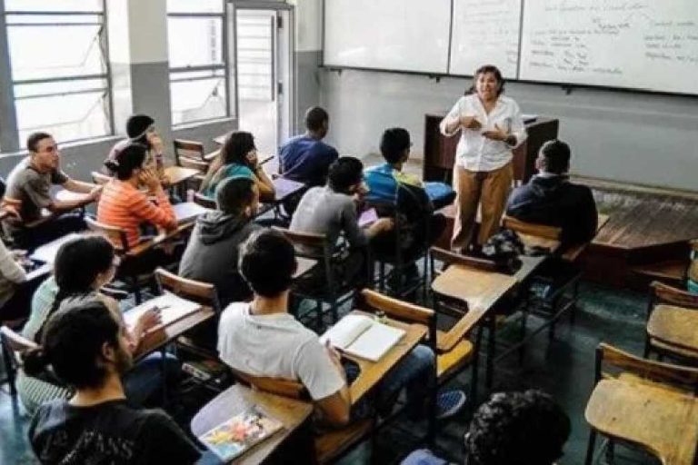 FVM pide salarios justos y reactivar diálogo en Día del Docente