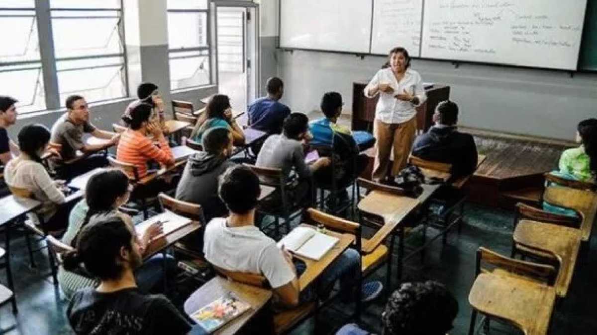 FVM pide salarios justos y reactivar diálogo en Día del Docente