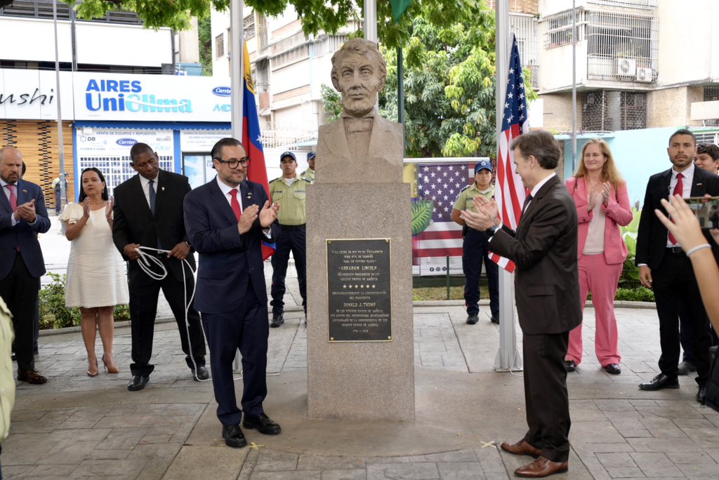 Baruta y embajada de EE. UU. reabren la Plaza Lincoln en Bello Monte
