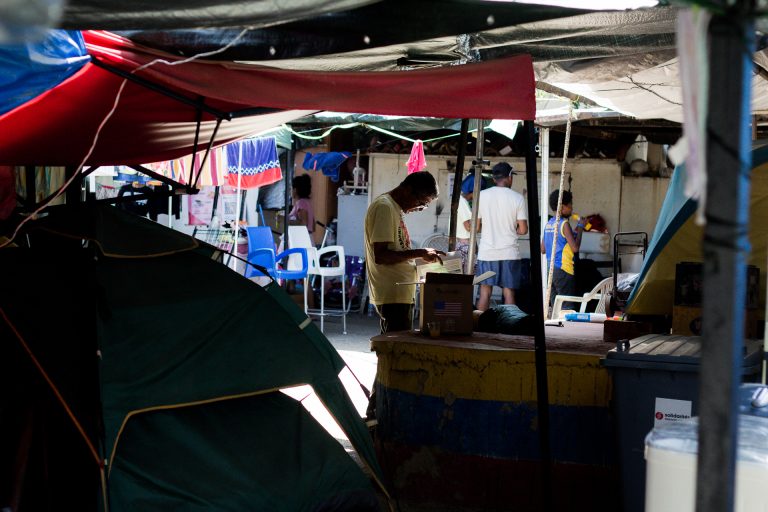 Familias en refugio Sonrisa Grande esperan evaluación de viviendas tras sismo