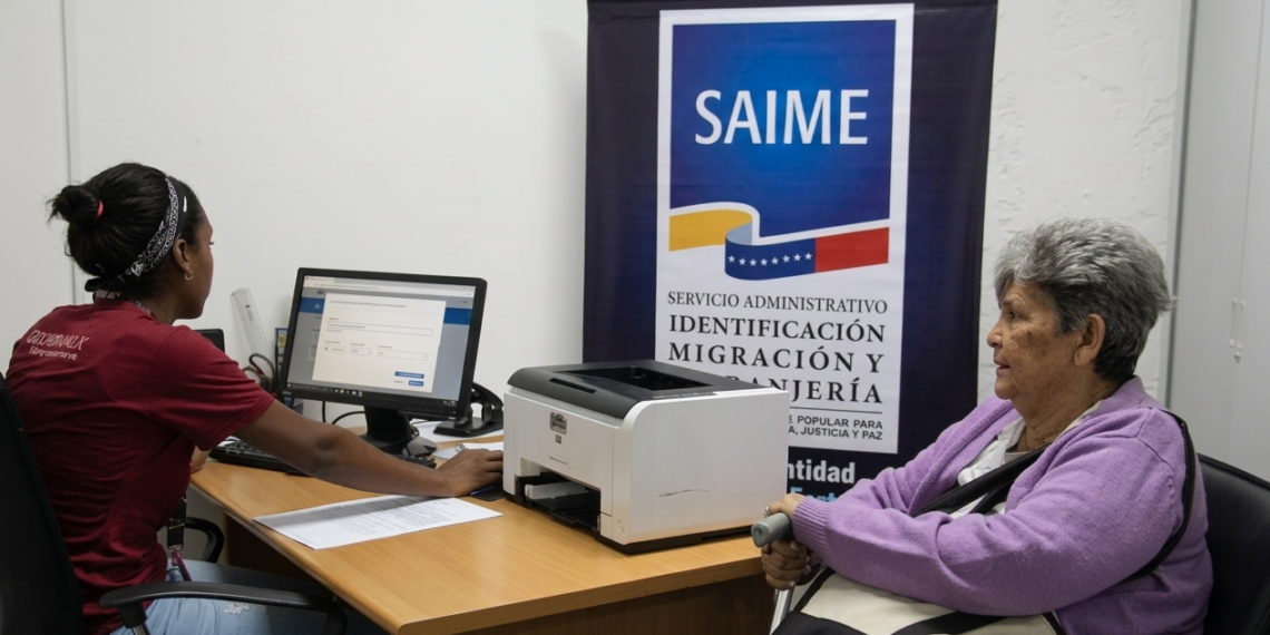 Saime pide evitar colores claros en fotos para cédula y pasaporte
