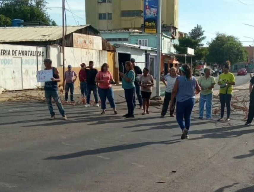 Coro aislada por protestas: 14 manifestaciones en 48 horas por falta de agua
