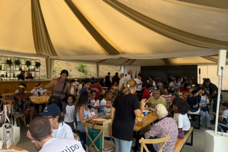 Alemania conmemora su Día Nacional en La Guaira con familias damnificadas por sismos