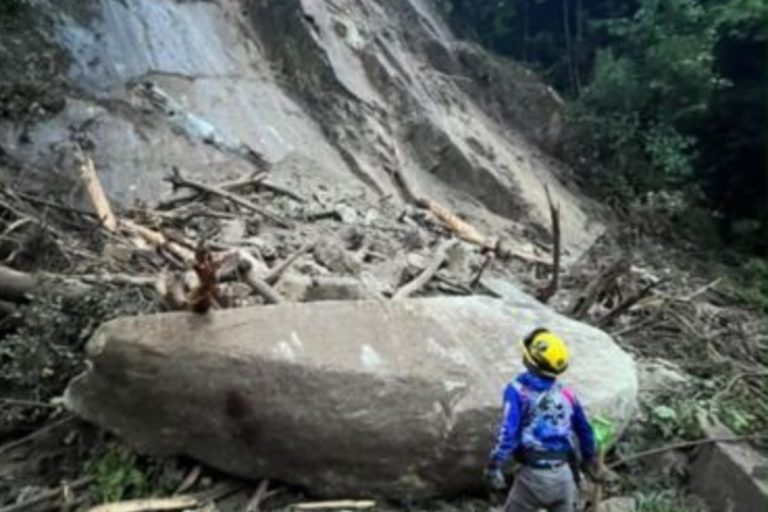 Aragua abre paso restringido en la carretera a Choroní tras despeje