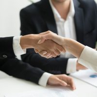 Empleo en Uruguay: tasas estables y empresas sin planes de contratar más personal
