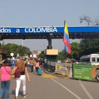 Embajador venezolano propone pasos fronterizos con Colombia 24 horas
