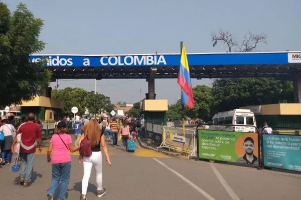 Embajador venezolano propone pasos fronterizos con Colombia 24 horas